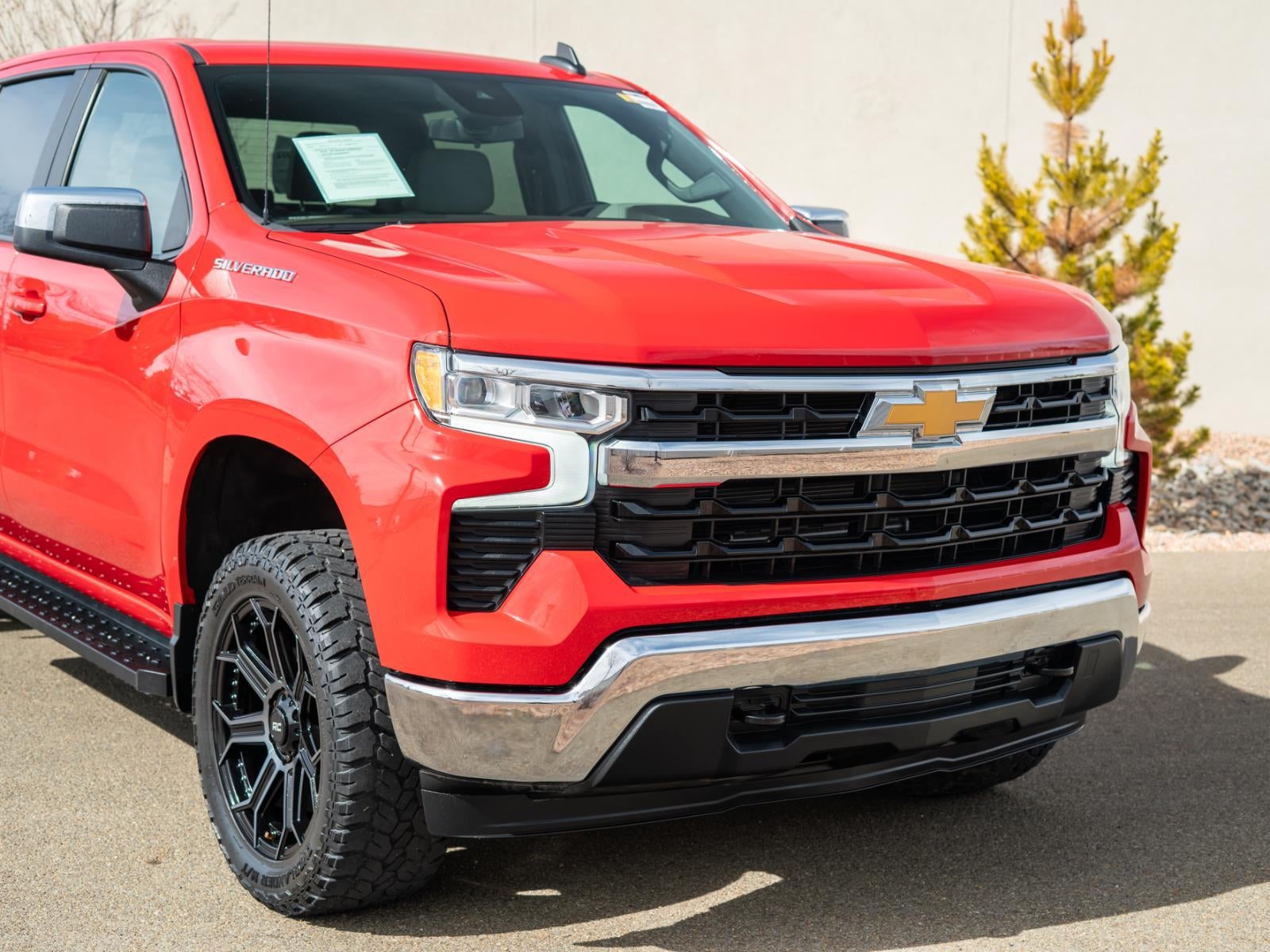 2023 Chevrolet SILVERADO 1500LT 4WD