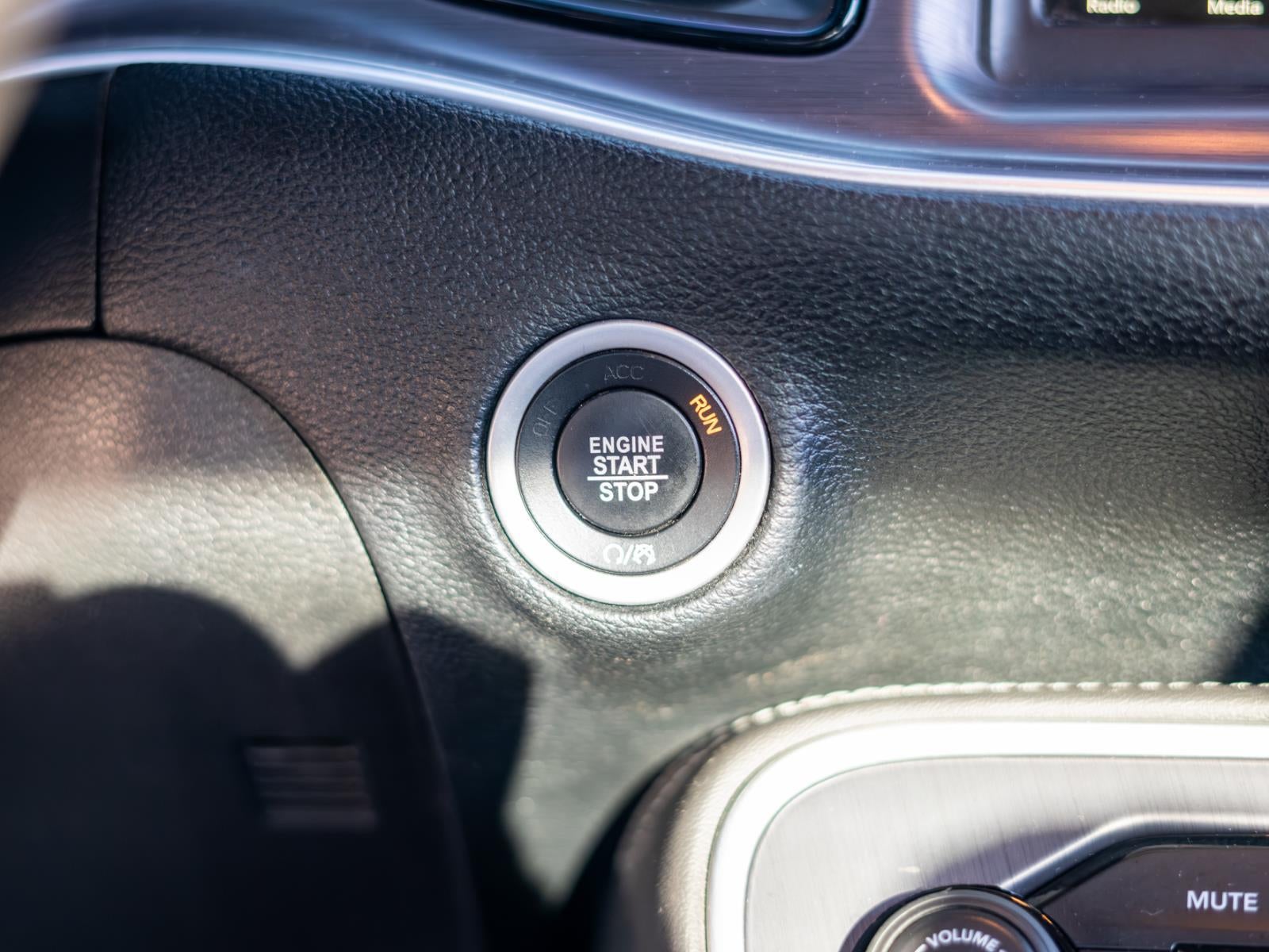 2018 Dodge CHALLENGER SXT