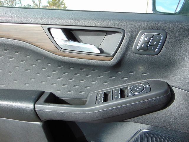 2020 Ford Escape Hybrid Titanium