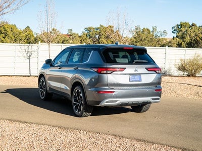 2022 Mitsubishi Outlander SE