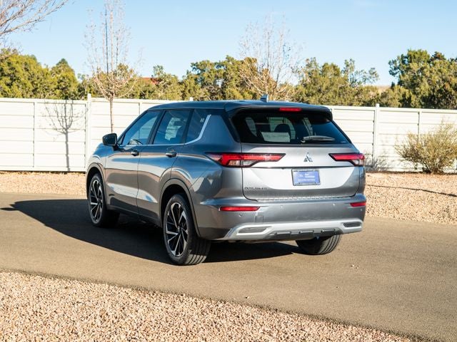 2022 Mitsubishi Outlander SE