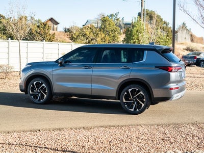 2022 Mitsubishi Outlander SE