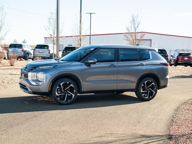 2022 Mitsubishi Outlander SE