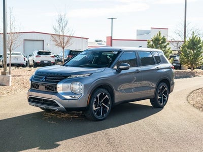 2022 Mitsubishi Outlander SE
