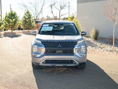 2022 Mitsubishi Outlander SE