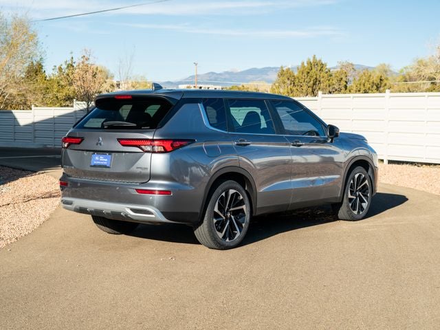 2022 Mitsubishi Outlander SE