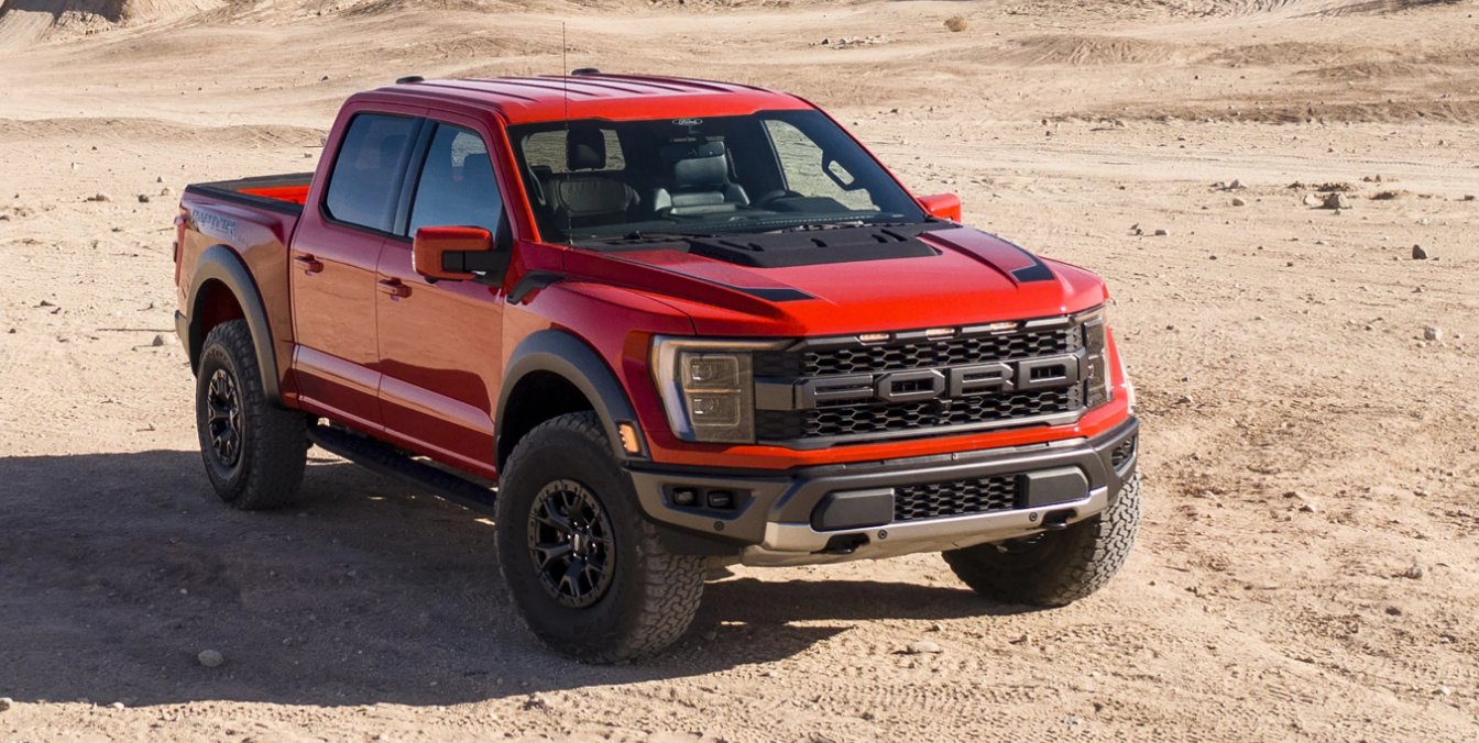 ford-f150-2022-parked-in-the-desert