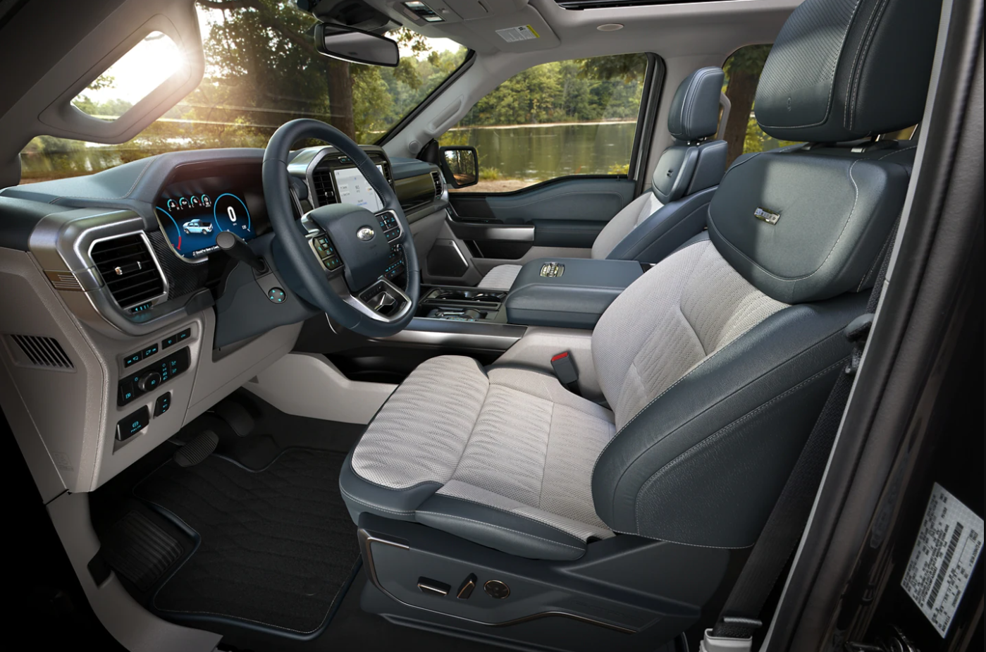 interior-seating-of-new-ford-f-150