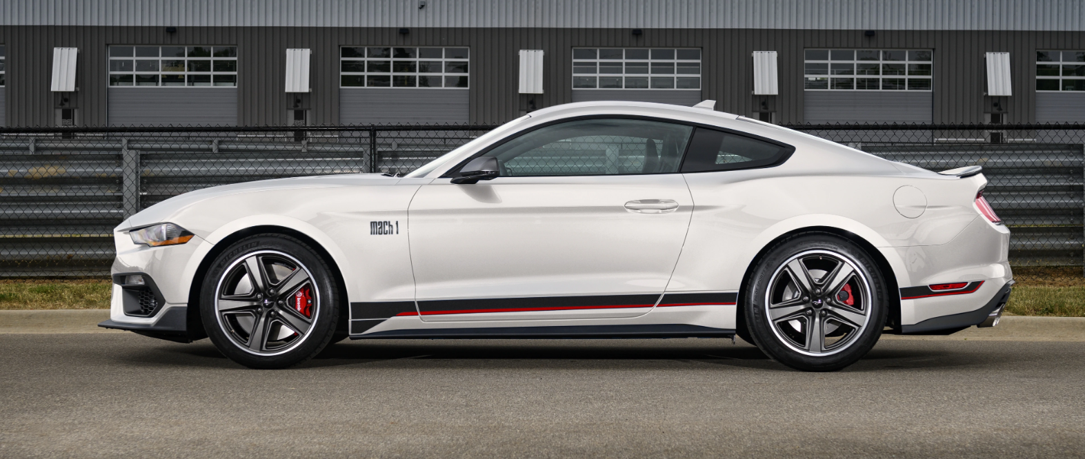 white-ford-mustang-mach-1-with-red-stripes
