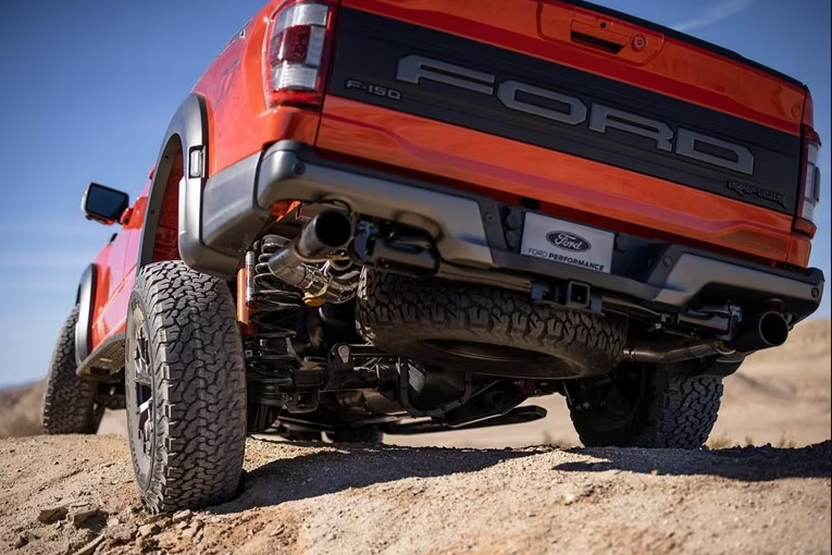 A view of the tailgate and back suspension of the 2023 Ford Ranger Raptor